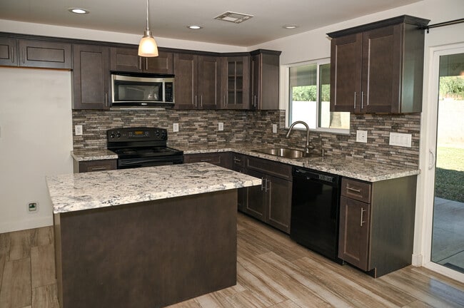 Building Photo - 19601 N 33rd Ave