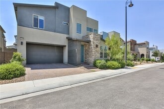 Building Photo - 3229 Vittoria Ave