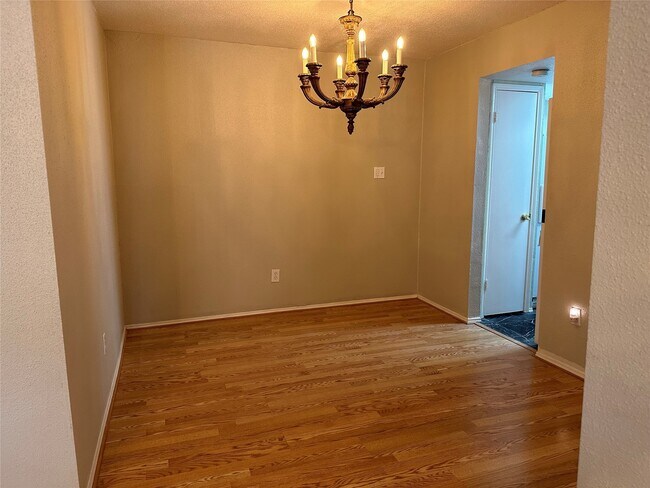 Building Photo - 12633 Memorial Dr