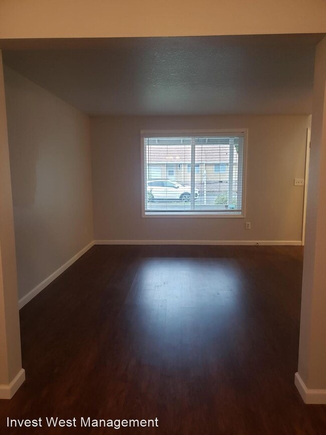 Building Photo - 4 br, 2.5 bath House - 1805 NE 149th Cir