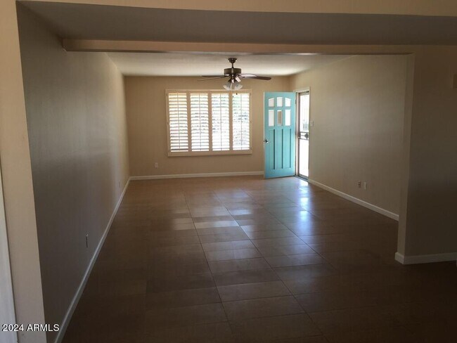 Building Photo - 540 E Laguna Dr