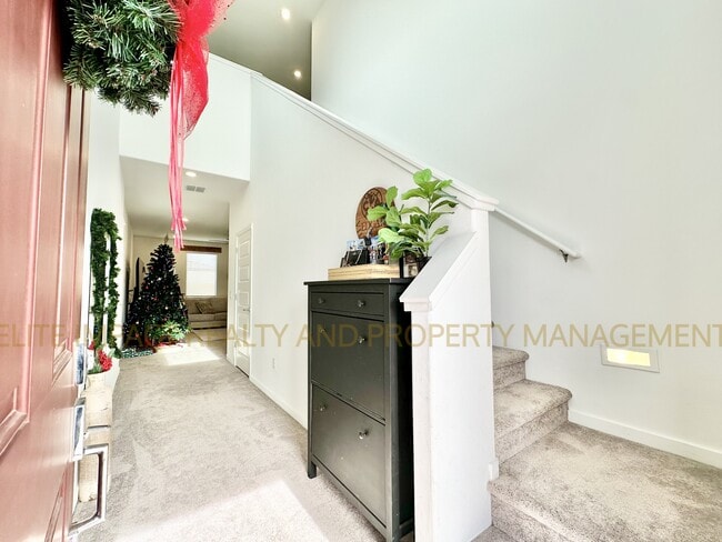 Foto del edificio - 7064 W Vineridge Dr