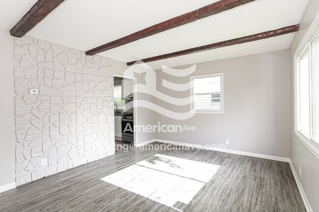 Foto del edificio - 7252 Bernard Ave