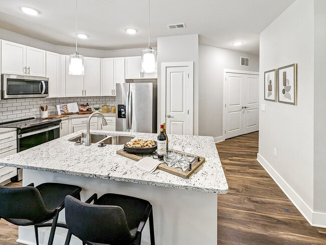 Building Photo - Abberly Royal Creek