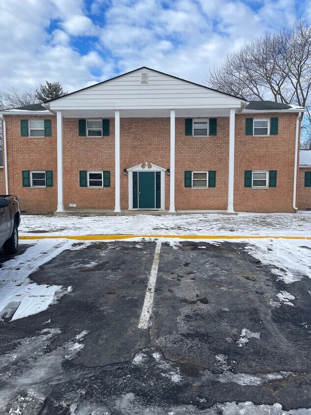 Primary Photo - 13 E Jefferson St