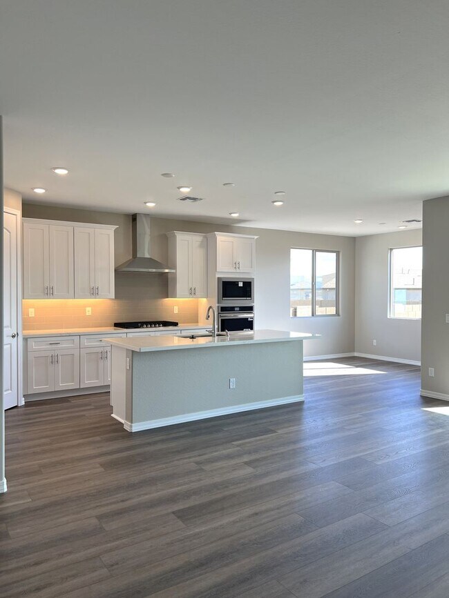 Foto del edificio - Brand New Home in Pronghorn Ranch