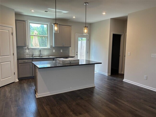 Foto del edificio - 3667 Hidden Valley Cir