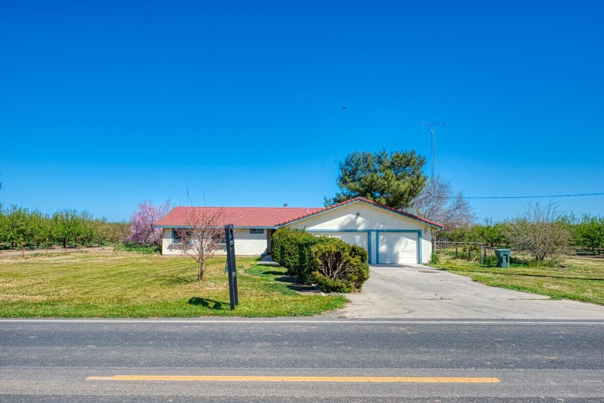 Foto principal - 18736 Sycamore Ave