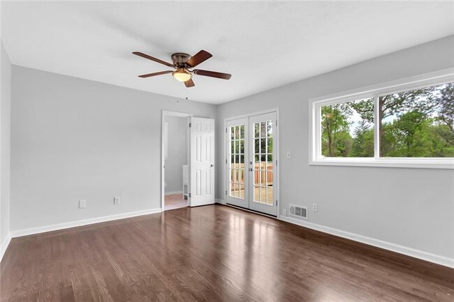 Foto del edificio - 5288 Winters Chapel Rd