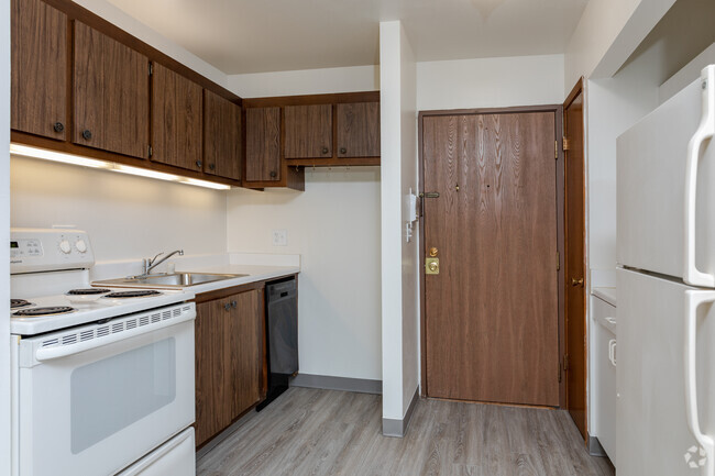 1BR, 1BA - H - River Terrace Apartments