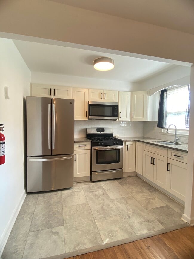 Foto del edificio - 480 Crestwood Ave