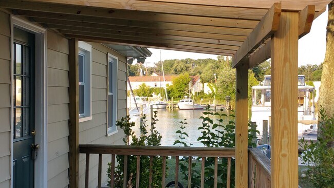 Foto del edificio - 4807 Woods Wharf Rd