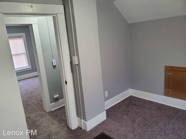 Building Photo - 3 br, 2 bath House - 298 Central