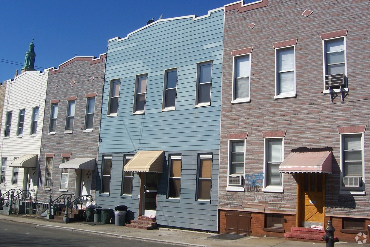 Primary Photo - 1869 Stanhope St