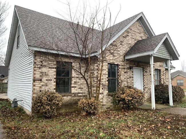 Foto del edificio - "Charming 3-Bed Home in Jonesboro with Granite Countertops & 2 Full Baths!"