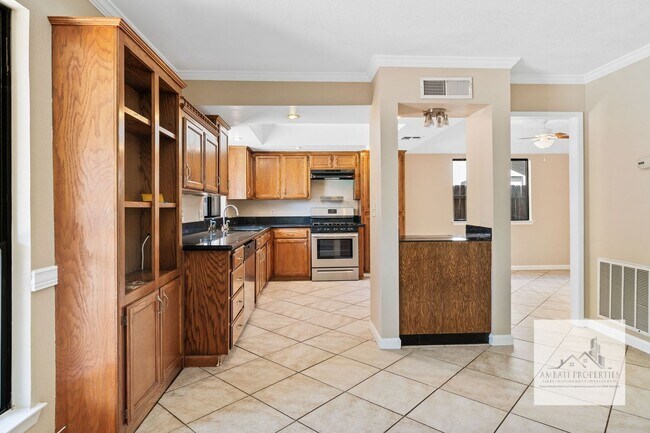 Building Photo - North East 4 Bedroom & Sparkling Pool