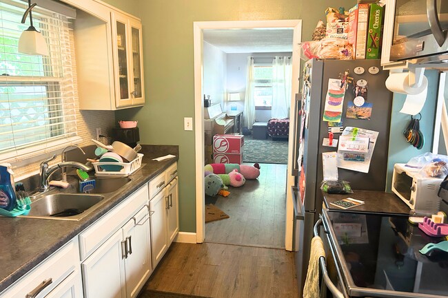 Building Photo - 3 Bed 2 Bath Home Available, Central Sioux Falls!