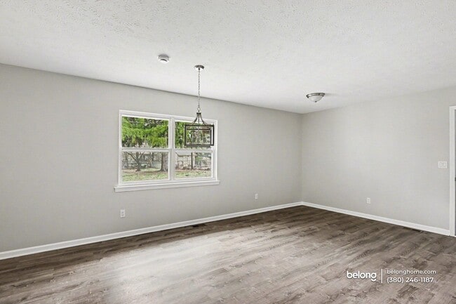 Building Photo - 217 Moorfield Dr