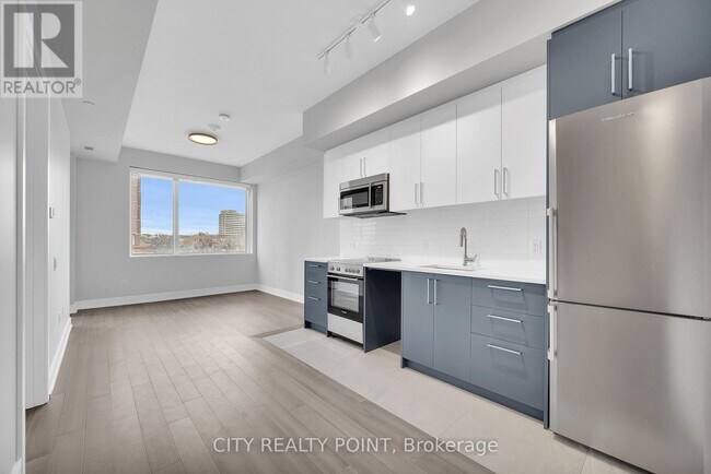 Photo du bâtiment - 664-664 Spadina Ave.