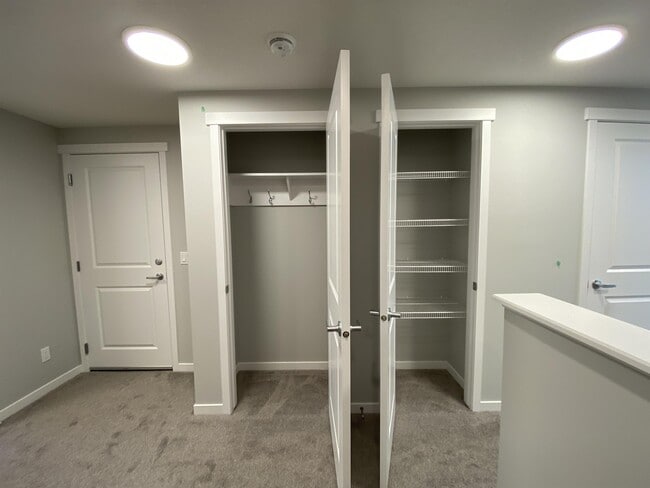 Photo du bâtiment - 1090 Mahogany Blvd SE