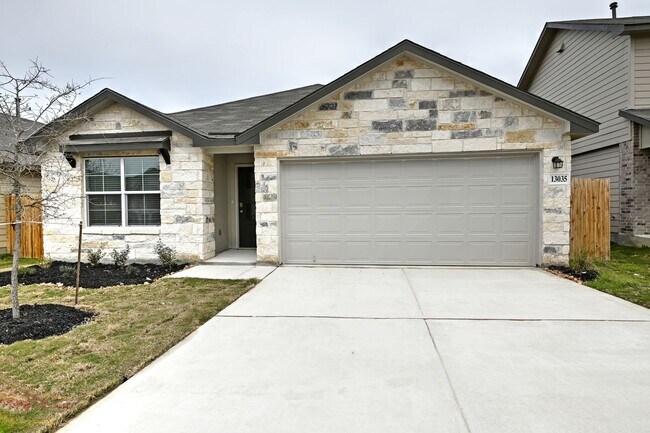 Building Photo - 4 BEDROOMS  |  2 BATHS  |  2 CAR GARAGE  |...