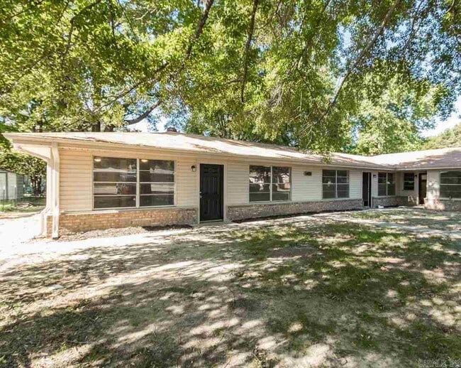 1401 Plummer St Unit B, Jacksonville, AR 72076 Room for Rent in