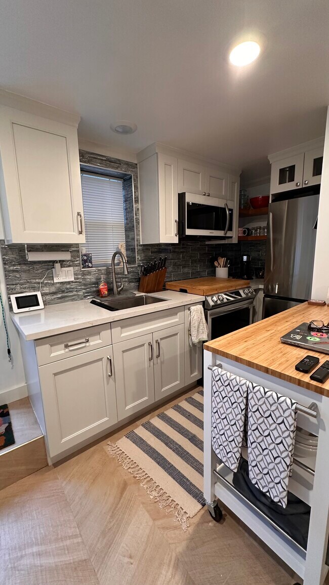 Foto del edificio - 3351 Hamilton Way
