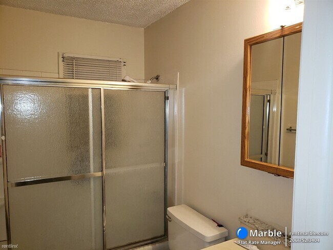Foto del edificio - 2 br, 1 bath Townhome - 760 E Springmont Dr