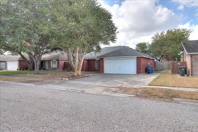 Building Photo - 6405 Clairfield - 3/bed 2/bath - $1795/month