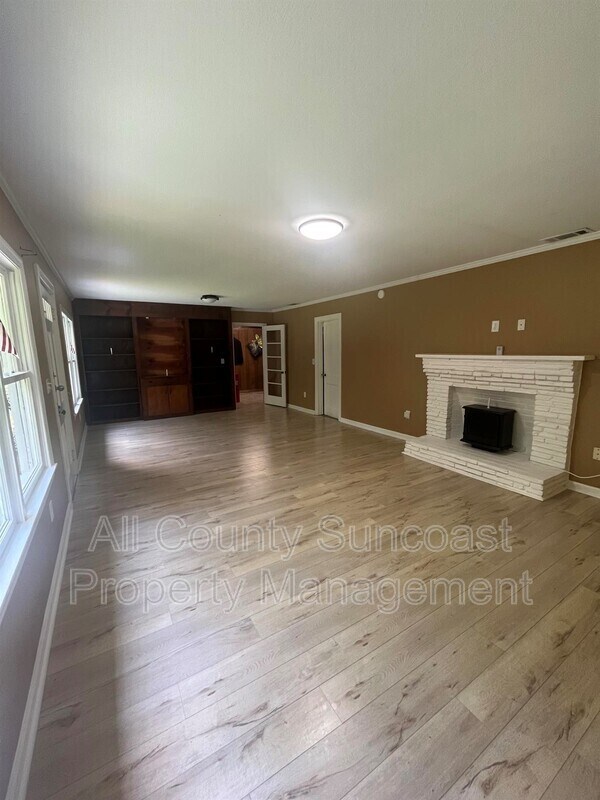 Foto del edificio - 645 N Mulberry St