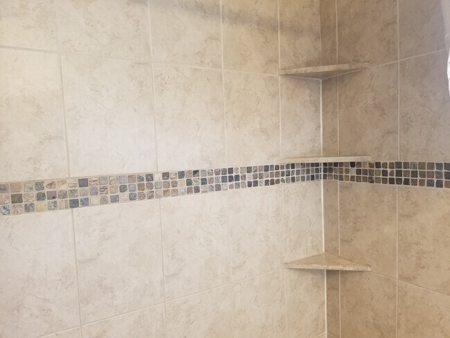 Foto del edificio - 5910 W Higgins Ave