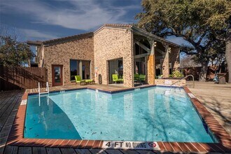 Building Photo - 8888 Tallwood Dr