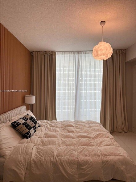 Foto del edificio - 488 NE 18th St
