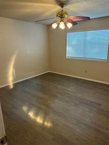 Foto del edificio - 1613 Whiteoak Dr