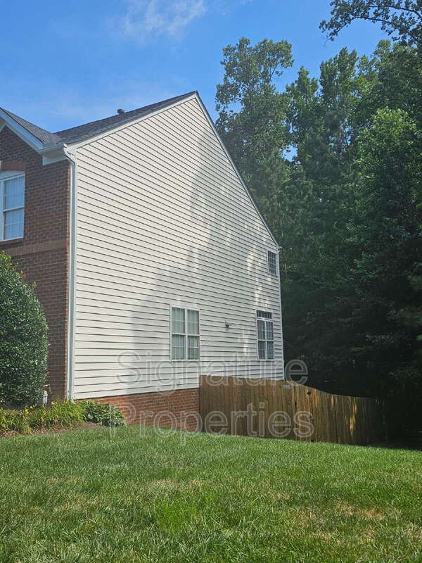 Foto del edificio - 11451 Abbots Cross Ln