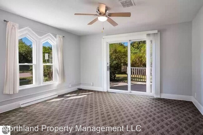 Foto del edificio - 2 br, 2 bath House - 1065 Washington  Street