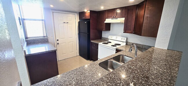 Cocina - 5335 NW 10th Ct
