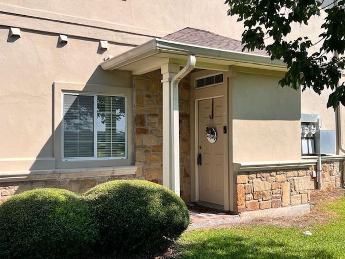 Primary Photo - Luxury Living in North Austin / Condominiu...