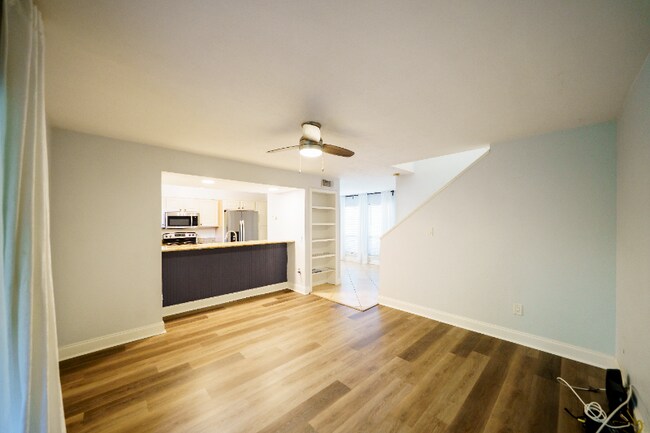 Foto del edificio - 4417 Rayfield Dr