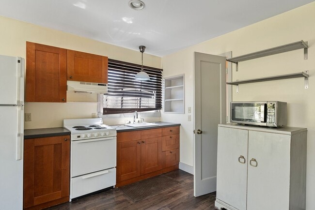 Foto del edificio - 521 Whitworth Ave S
