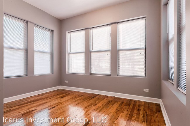 Foto del edificio - 6854-6856 S Cornell Ave