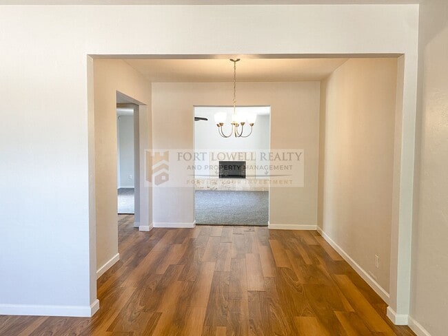 Building Photo - Beautiful 3 Bed, 2 Bath with Pool!! NO HOA!!! (Available on 05/01/26)