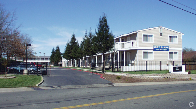 Foto del edificio - E. Claire Raley Transitional Living Center