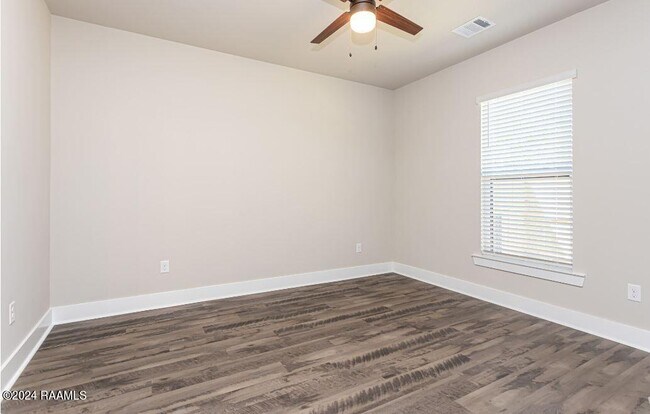 Foto del edificio - 109 Foster Grove Drive