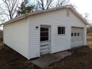 Building Photo - 13062 State Rd CC
