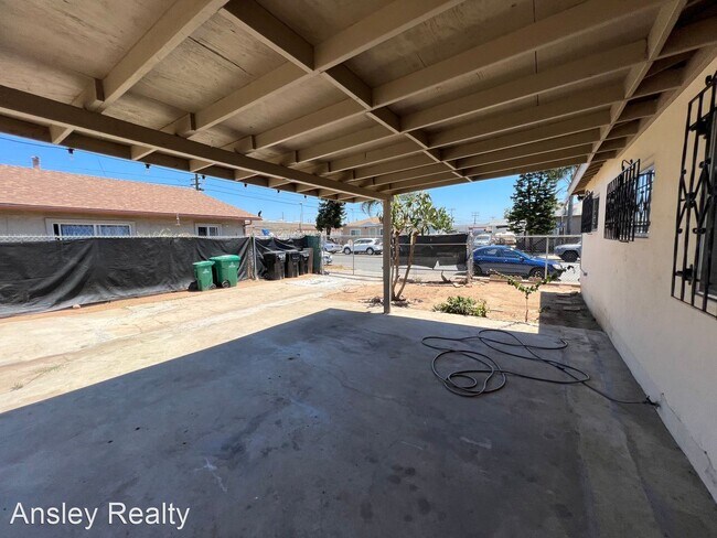 Foto del edificio - 4 br, 1 bath House - 2898 Webster Ave