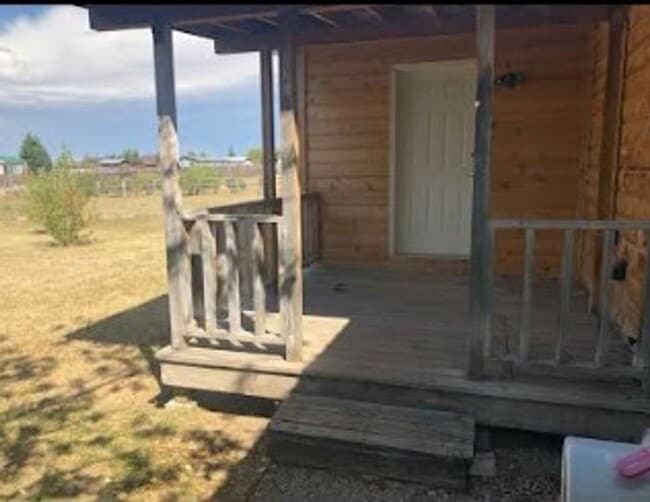 Building Photo - 3 Bedroom Home With Garage - Victor