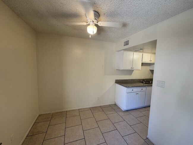 Foto del edificio - Maryvale 2 bedroom townhome