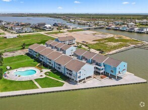 Building Photo - 500 Tiki Dr