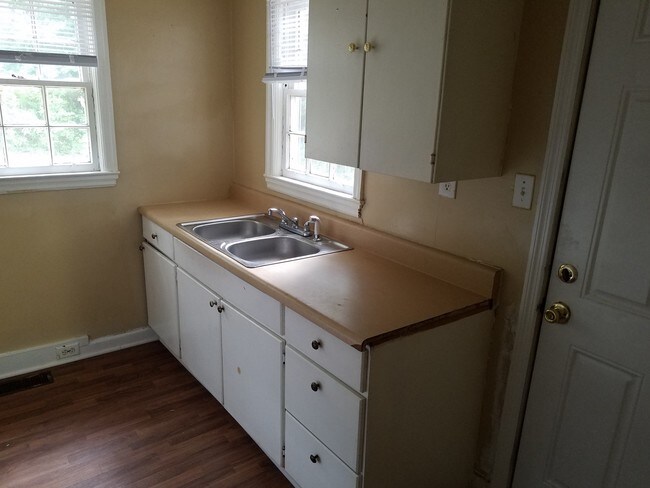 Building Photo - 2418 Wheeless Rd